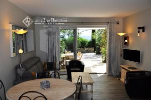 Gallery image of Domaine Les Bastidons in Gordes