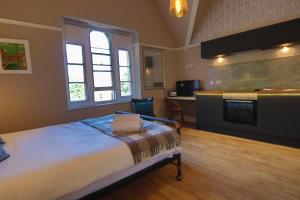 Kuchyň nebo kuchyňský kout v ubytování Alma Apartments In A Perfect Location