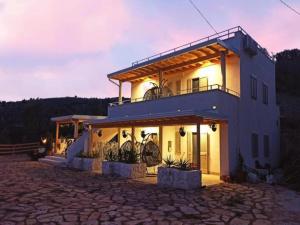 The building in which the holiday home is located