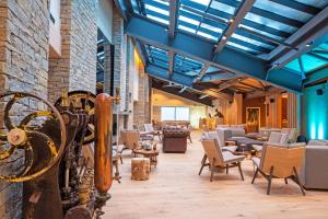 Posezení v ubytování Hôtel VoulezVous by Les Etincelles