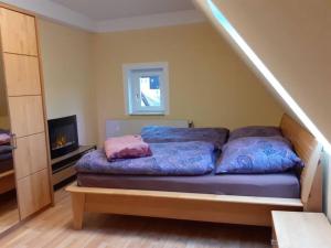 Posezení v ubytování Schöne und ruhige Ferienwohnung in Ottendorf