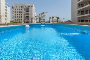 Swimming pool sa o malapit sa סול אכזיב - אתנחתא על החוף