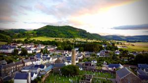 Gallery image of The Crees Room only NO BAR OR RESTAURANT in Abernethy