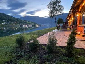 Foto da galeria de Olden apartments 2 em Stryn