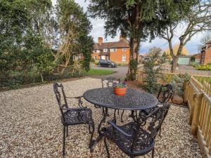 Gallery image of Holly Cottage in Stratford-upon-Avon