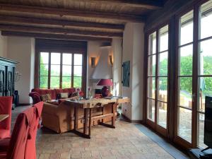 Posedenie v ubytovaní Chalet in Styria with Pool & Panoramic Views