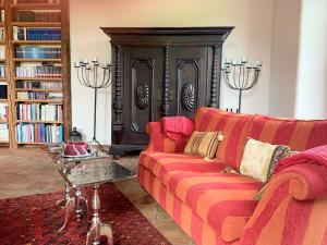 Posedenie v ubytovaní Chalet in Styria with Pool & Panoramic Views