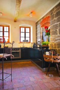 Fotografia z galérie ubytovania Chalet in Styria with Pool & Panoramic Views v destinácii Fehring