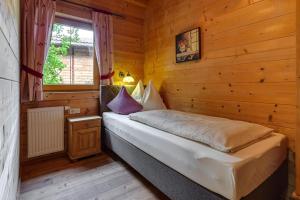 Posteľ alebo postele v izbe v ubytovaní Chalet in Fügen near Spieljochbahn