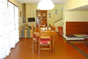 A television and/or entertainment centre at Villa in Montaione with Pool & Wine Tasting