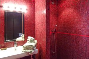 Koupelna v ubytování Apartment in Fécamp near Alabaster Coast + 12 fotografií