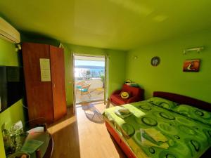 Postel nebo postele na pokoji v ubytování Studio apartman Rene