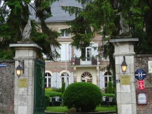 Fotografie z fotogalerie ubytování Hotel Le Clos du Montvinage v destinaci Étréaupont