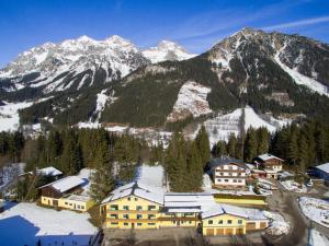 Zdjęcie z galerii obiektu Mountain View Apartment w mieście Ramsau am Dachstein