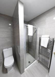 Un baño de Whispering Pines