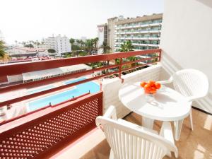 A balcony or terrace at Cozy Beach Holiday Home in Playa del Ingles