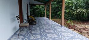 Um jardim no exterior de Cabaña Sak Ja Selva Lacandona