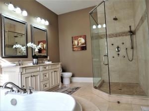 a bathroom with a shower and a sink at iResidence in Toronto - Unique Mansion - Fantastic Views with Breakfast in Toronto