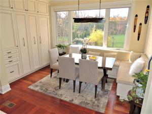 Posezení v ubytování iResidence in Toronto - Unique Mansion - Fantastic Views with Breakfast