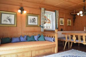 A seating area at Landhaus Seeleiten am Millstätter See