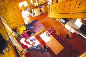 Ruang duduk di Chalet in Wildkogel near Ski Slopes