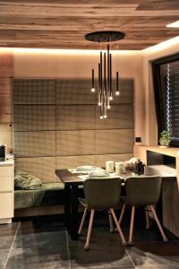 Posezení v ubytování Alpiner Glam Penthouse in der Residenz Silvretta - Inklusive Silvretta Card Premium
