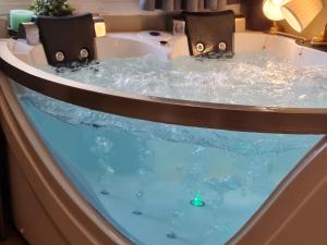 Gambar di galeri bagi Magic on the sea-suites with a private jacuzzi and a private sea view di Netanya