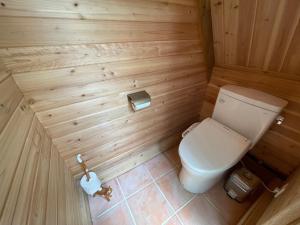 Koupelna v ubytování Ecostay Glamping Rainbow Forest + 35 fotografií