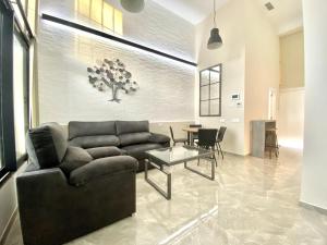 Posedenie v ubytovaní Tr2 Aparcamiento Incluido amplio y moderno loft cartuja de sevilla