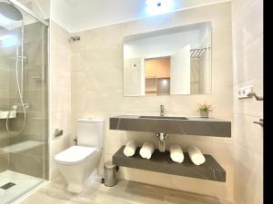 Kúpeľňa v ubytovaní Tr2 Aparcamiento Incluido amplio y moderno loft cartuja de sevilla