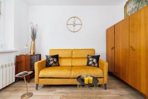 Część wypoczynkowa w obiekcie Apartments Osiedle Szkolne Cracow by Noclegi Renters