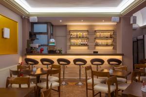Lounge oder Bar in der Unterkunft Hotel Marina