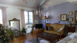 Televisyen dan/atau pusat hiburan di La Chambre d'Hote de Mano - Centre-ville de Bayonne