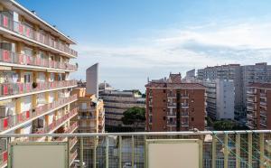 a view of a city with tall buildings at Apartamento Consul Park in Blanes