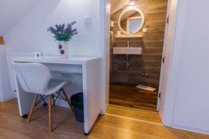 Bilik mandi di Hotel Boutique Libris