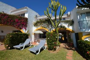 Vonkajšia záhrada v ubytovaní Calahonda - Sleeps 6 - Parking - Garden - Pool