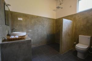 Ванна кімната в Ambarella Lodge - Katunayake