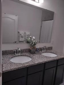 Φωτογραφία από το άλμπουμ του Cozy 3Bed 2Bath near Mets Stadium/Beach σε Port Saint Lucie