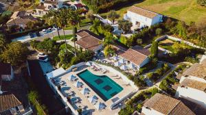 A piscina localizada em La Bastide de Biot ou nos arredores