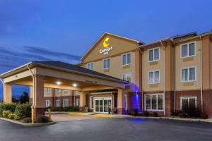 a rendering of a hotel with a courtyard at Comfort Inn Marion in Marion