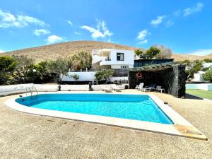 Apartamento D, Wifi, piscina con vista espectacular, Uga ...