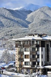 Nespecifikovaný výhled na hory nebo výhled na hory při pohledu z hotelu