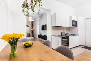 Kuchyňa alebo kuchynka v ubytovaní Modern Centrally Located Apartments - by Upstairs + 37 fotografií