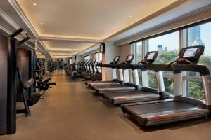 Fitness centrum a/nebo fitness zařízení v ubytování The Peninsula Shanghai