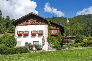 Gallery image of Traditional Apartment Trebe in Ortisei