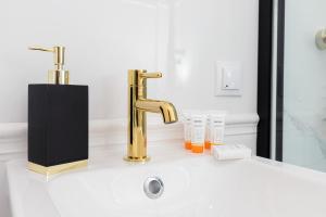 Fotografia z galérie ubytovania Stylowy Apartament blisko Plaży Gdynia Śródmieście by Noclegi Renters v destinácii Gdynia