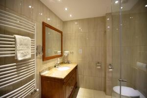 Kúpeľňa v ubytovaní Elixír Medical Wellness Hotel