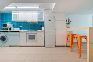 Dapur atau dapur kecil di Casa L´Augusta II, Casa sobre el mar en Altafulla