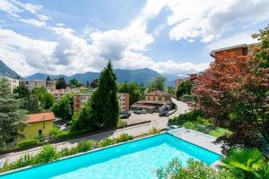 En generel udsigt til bjerge eller udsigt til bjerge taget fra lejligheden