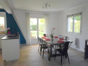 Gallery image of House in Basse-Normandie near Mont St Michel in Bréhal